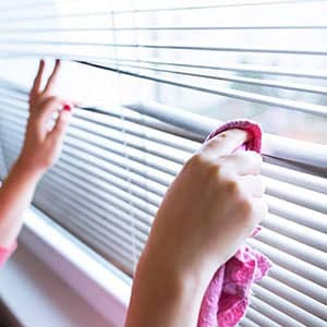 cleaning blinds